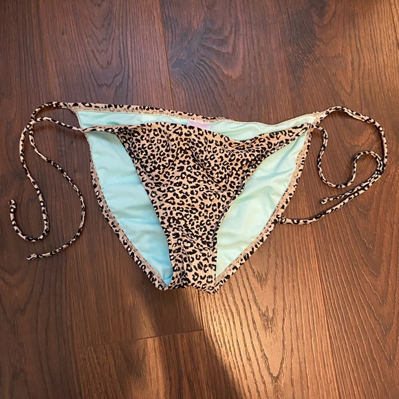 Mix match of bathing suits! - Picture 1 of 13